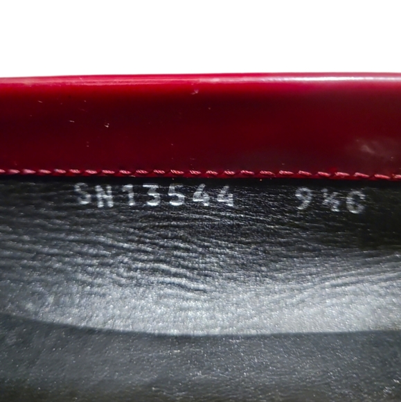 SALVATORE FERRAGAMO | Burgundy Patent Leather Loafers in Size US 9.5 - Picture 7 of 9
